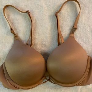 Victoria’s Secret bombshell plunge push up 32A
